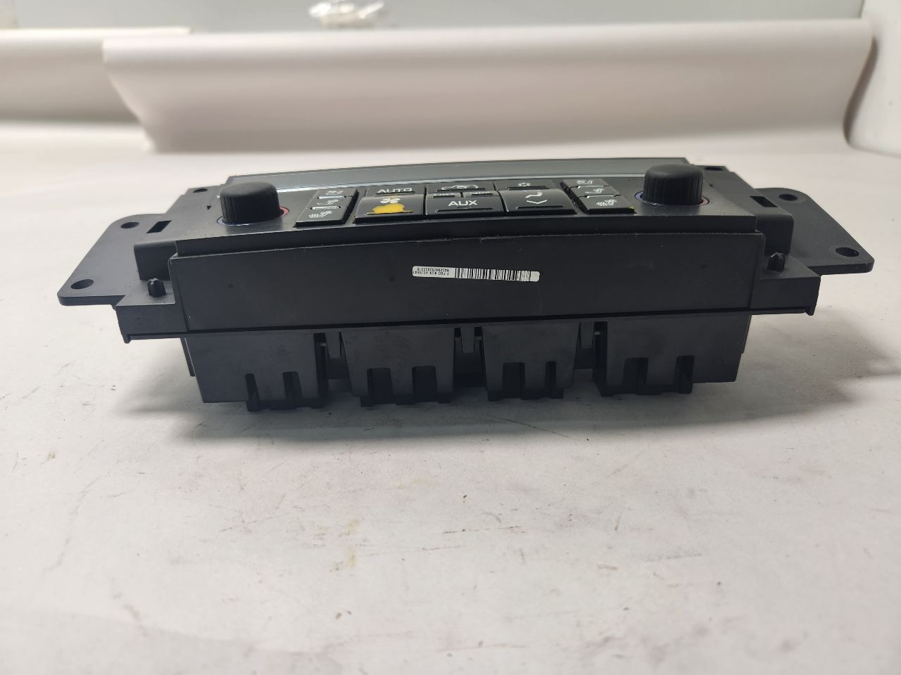 2007 CADILLAC ESCALADE 8cyl 6.2 liter gasoline TEMP CONTROL - 391177 — photo 3