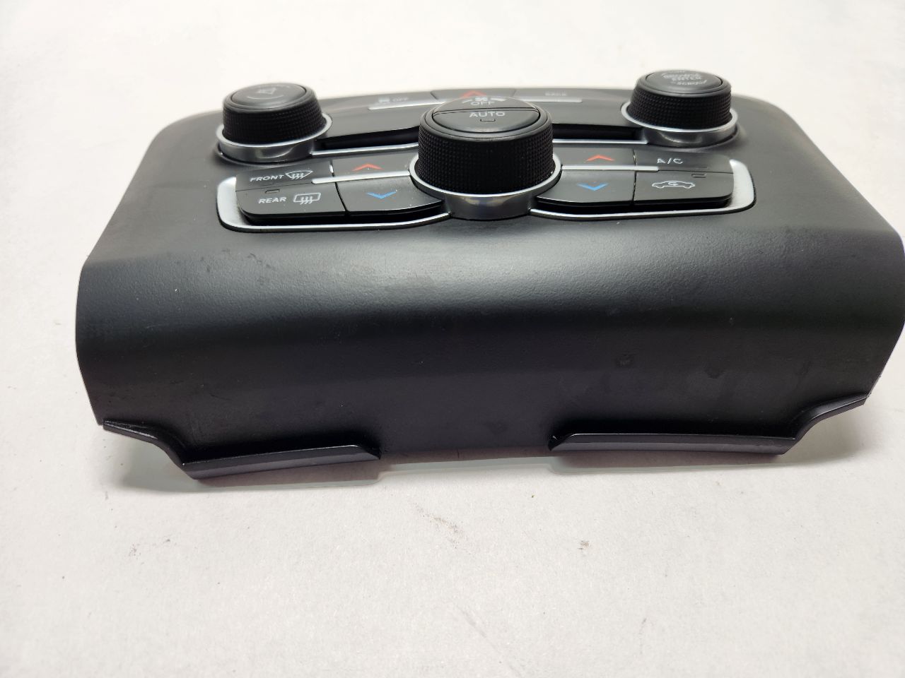 2016 DODGE CHARGER 6cyl Gasoline 3.6 TEMP CONTROL - 391201 — photo 2