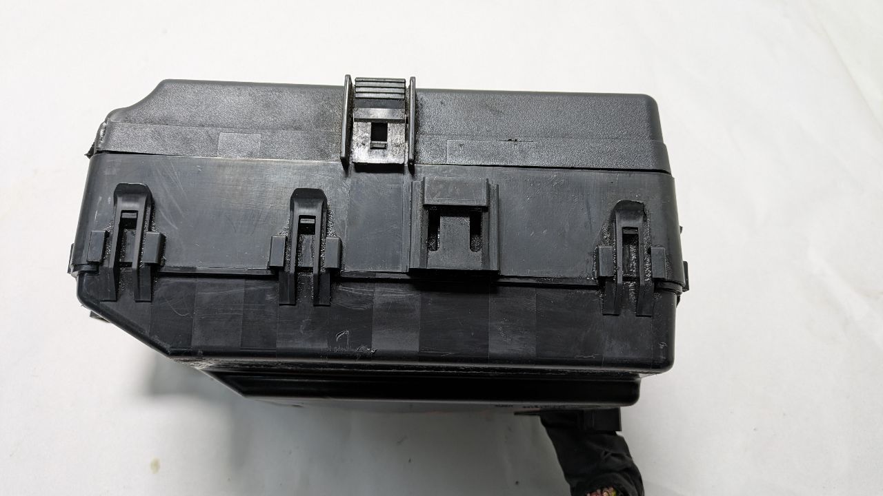 2016 DODGE CHARGER 6cyl Gasoline 3.6 Fuse Box, Engine - 391204 — photo 4