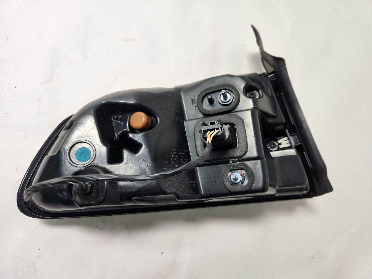 2016 DODGE CHARGER 6cyl Gasoline 3.6 Left TAIL LAMP - 391205 — photo 4