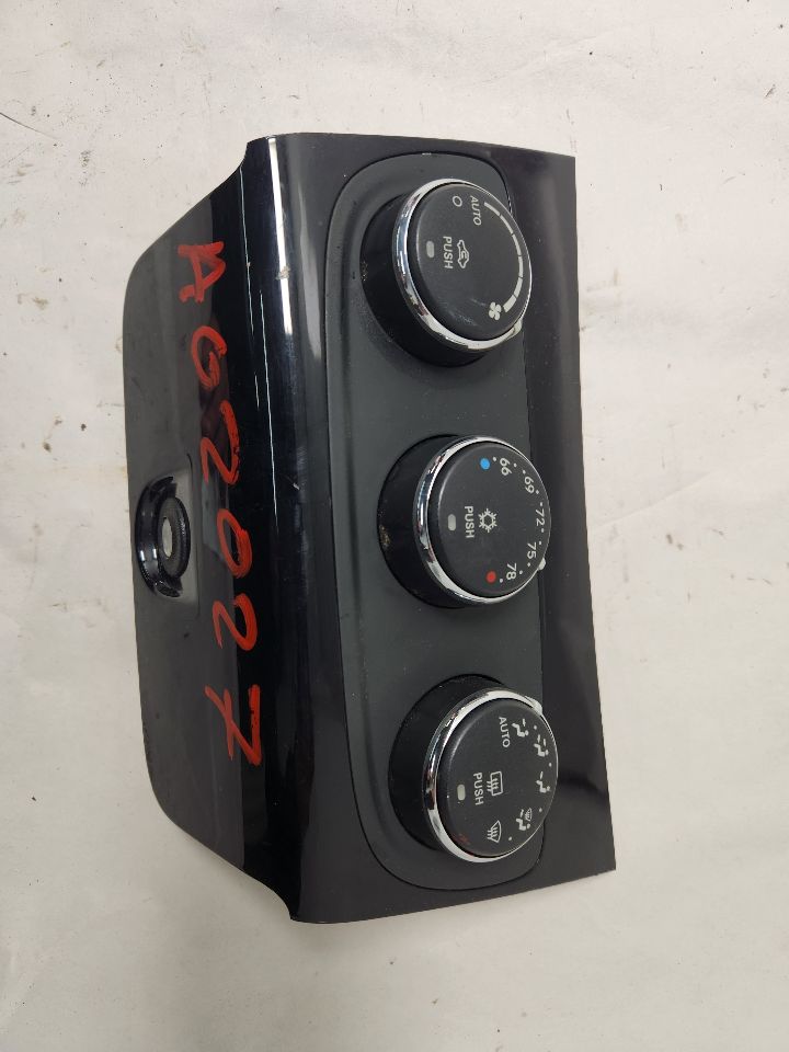 2012 CHRYSLER 200 4cyl Gasoline 2.4 TEMP CONTROL - 391300 — photo 1