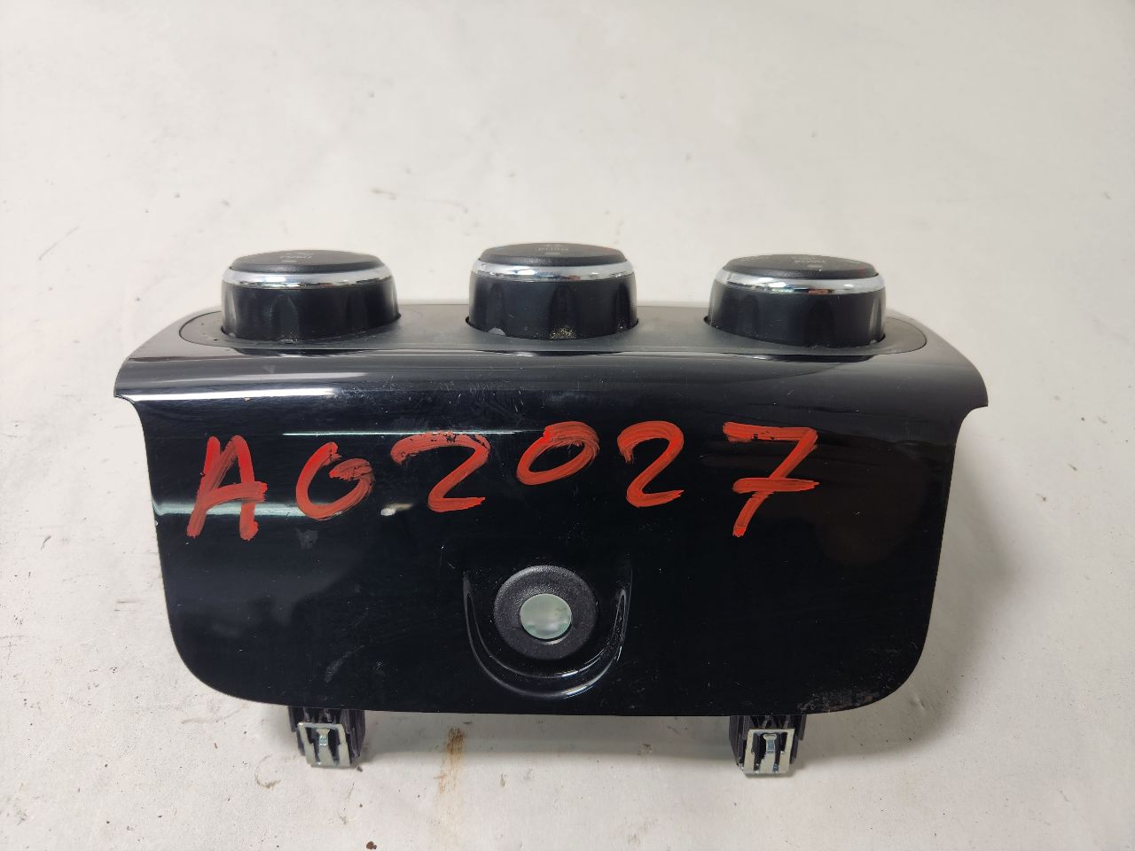 2012 CHRYSLER 200 4cyl Gasoline 2.4 TEMP CONTROL - 391300 — photo 2