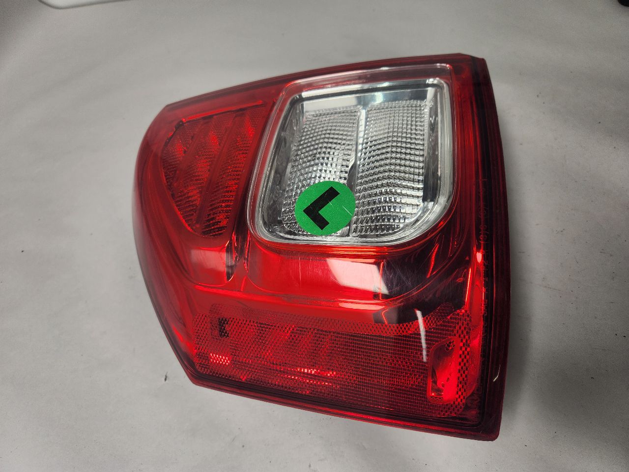 2013 JEEP COMPASS 4cyl Gasoline 2.4 Left TAIL LAMP - 391328 — photo 2