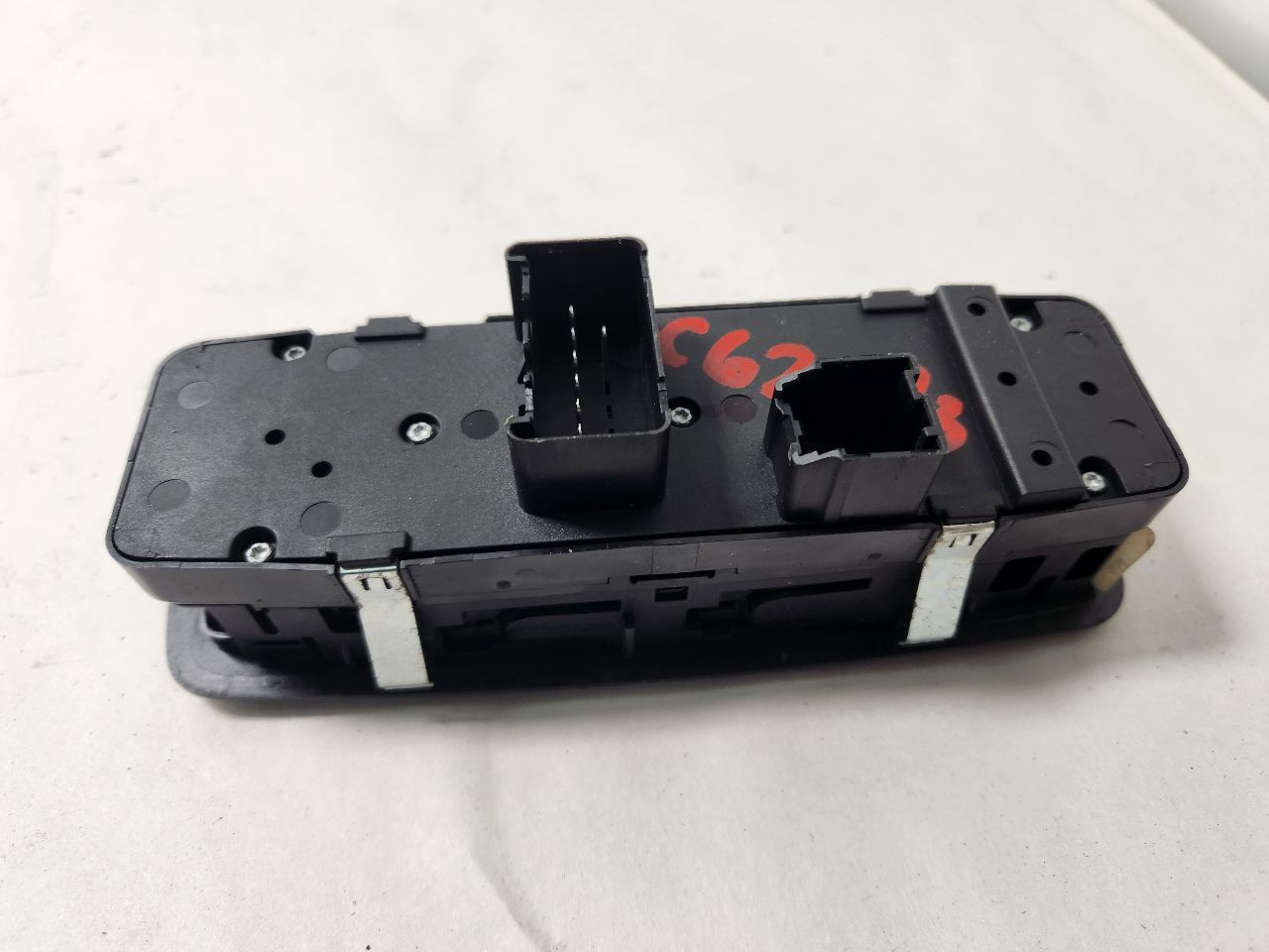 2011 JEEP LIBERTY 6cyl Gasoline 3.7 Left Front Door Switch - 391404 — photo 5