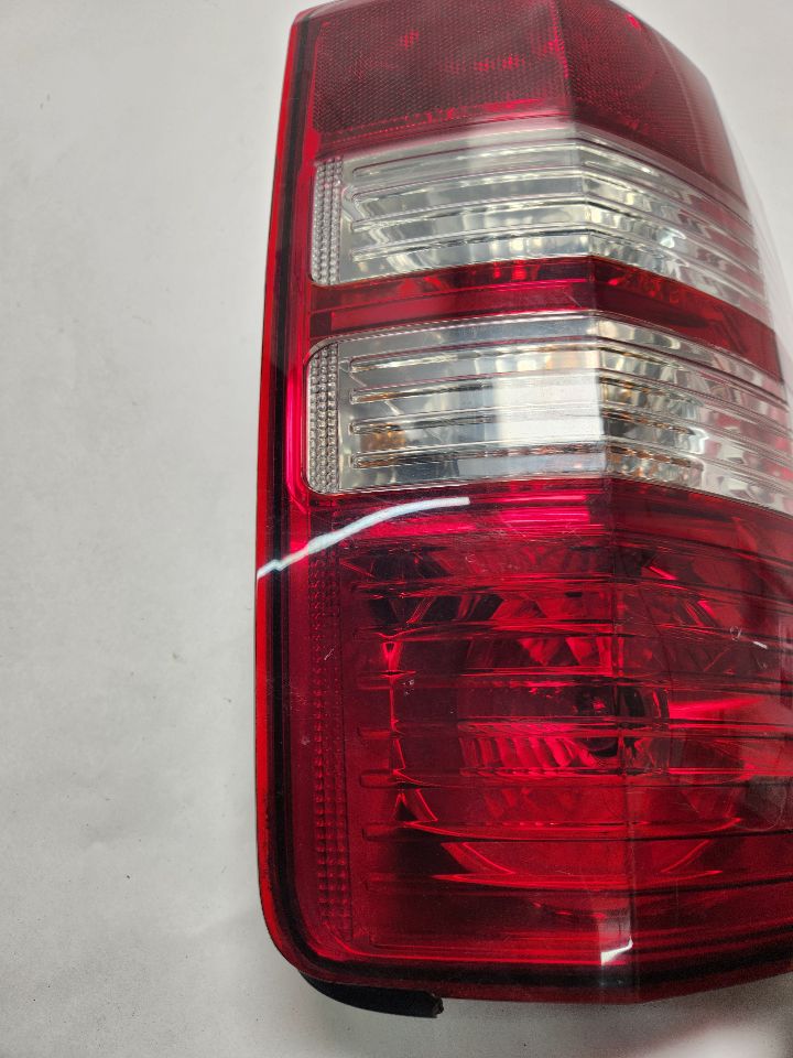2011 JEEP LIBERTY 6cyl Gasoline 3.7 Left TAIL LAMP - 391405 — photo 2