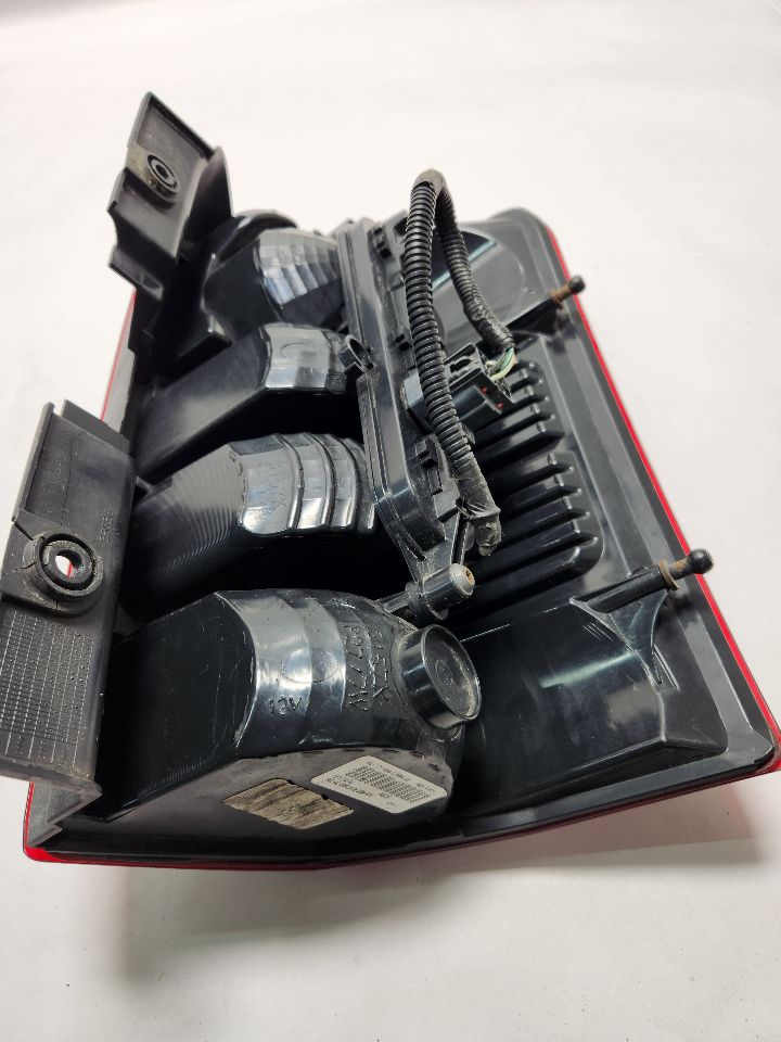 2011 JEEP LIBERTY 6cyl Gasoline 3.7 Left TAIL LAMP - 391405 — photo 4