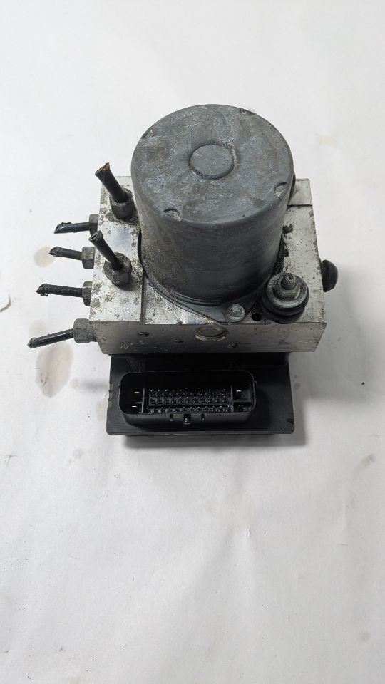2011 JEEP LIBERTY 6cyl Gasoline 3.7 Anti-lock Brake Pts - 391406 — photo 1