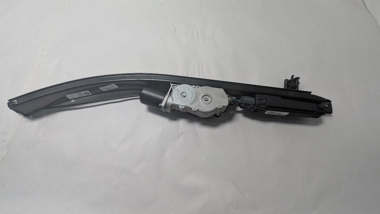 2018 DODGE CARAVAN 3.6L 6cyl VVT Left ELECTRIC DOOR MOTOR - 391493 — photo 1