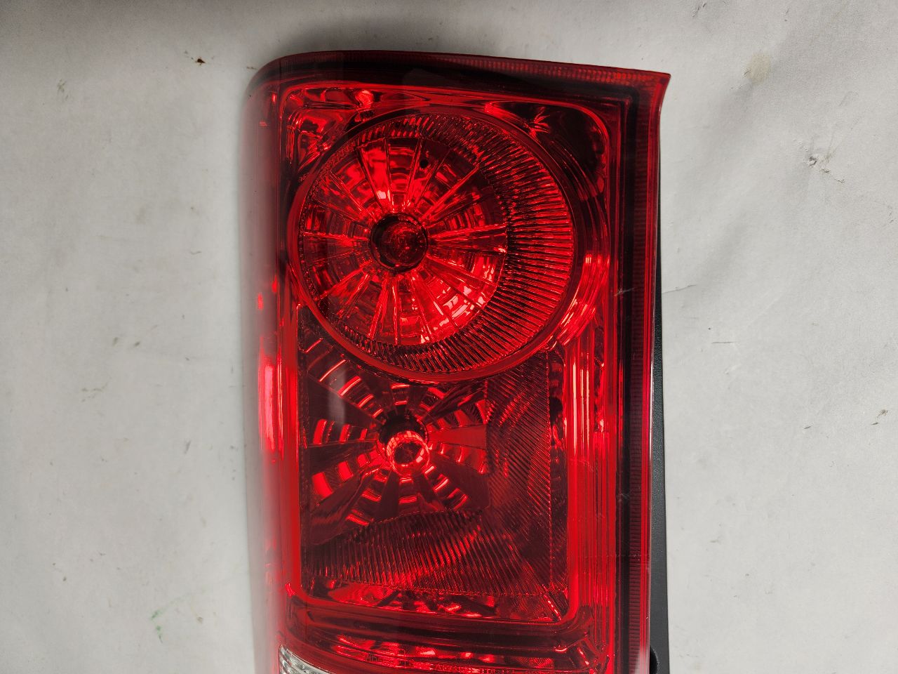 2013 HONDA PILOT 6cyl Gasoline 3.5 Left TAIL LAMP - 391559 — photo 2