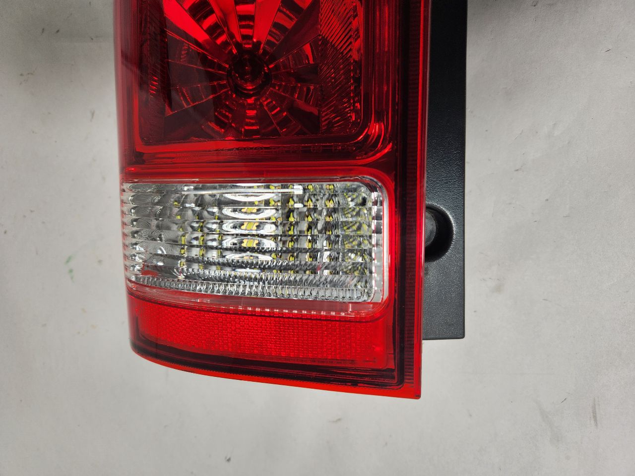 2013 HONDA PILOT 6cyl Gasoline 3.5 Left TAIL LAMP - 391559 — photo 3