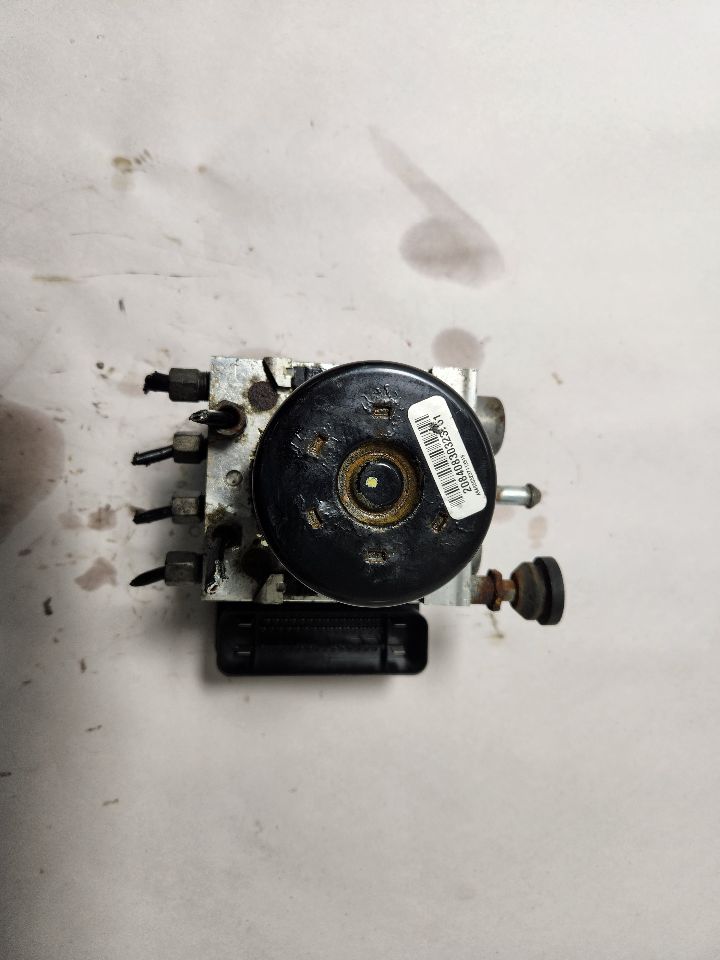 2006 JEEP COMMANDER 8cyl Gasoline 4.7 Anti-lock Brake Pts - 391669 — photo 2