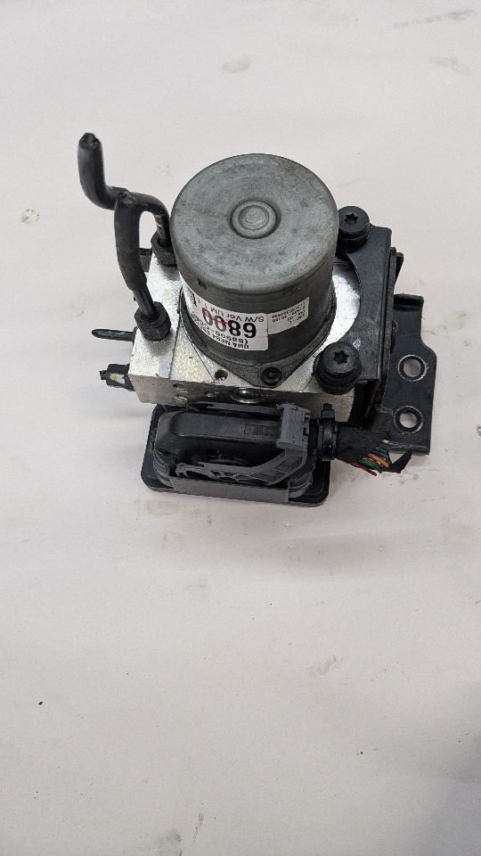 2016 KIA SORENTO 6cyl Gasoline 3.3 Anti-lock Brake Pts - 391676 — photo 1