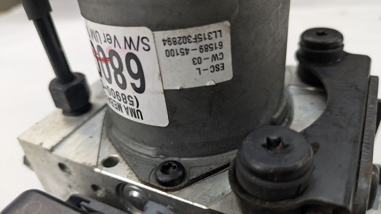 2016 KIA SORENTO 6cyl Gasoline 3.3 Anti-lock Brake Pts - 391676 — photo 3