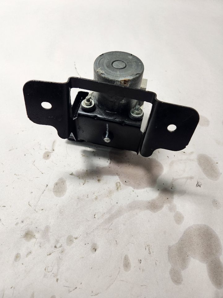 2017 CHEVROLET TRAVERSE 6cyl Gasoline 3.6 Anti-lock Brake Pts - 391694 — photo 2
