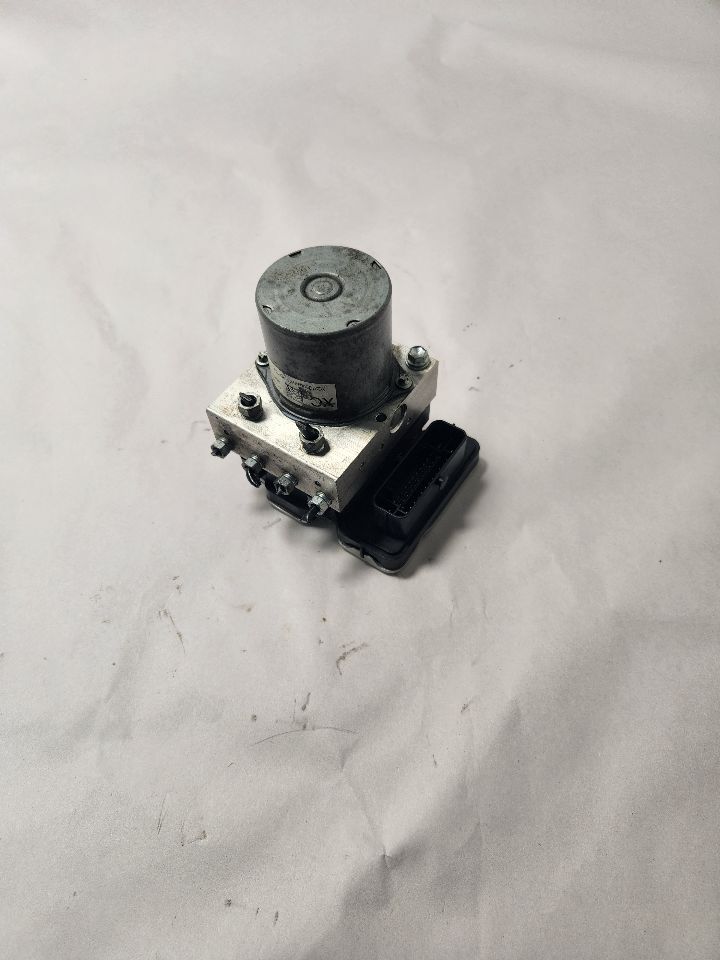 2023 TOYOTA CAMRY 2.5L 4cyl Gasoline Anti-lock Brake Pts - 391701 — photo 1