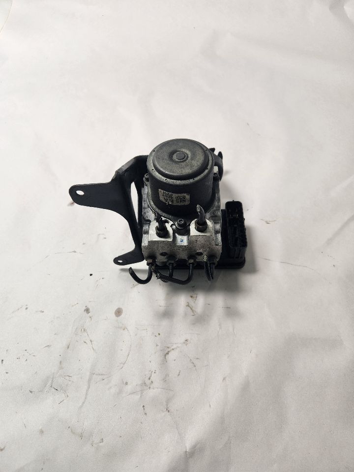 2008 ACURA TL 3.2L 6cyl Gasoline VVT Anti-lock Brake Pts - 391704 — photo 1
