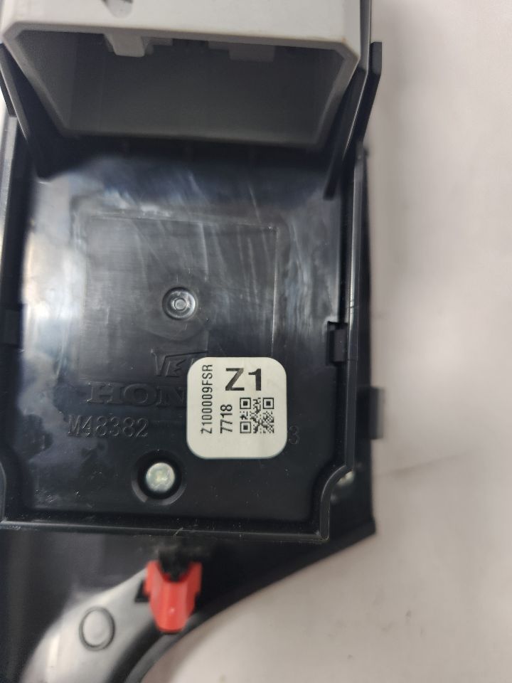 2013 HONDA CIVIC 4cyl Gasoline 1.8 VTEC Left Front Door Switch - 391742 — photo 4