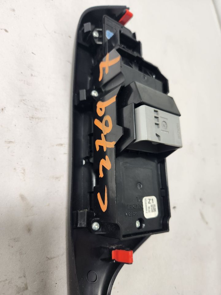 2013 HONDA CIVIC 4cyl Gasoline 1.8 VTEC Left Front Door Switch - 391742 — photo 6