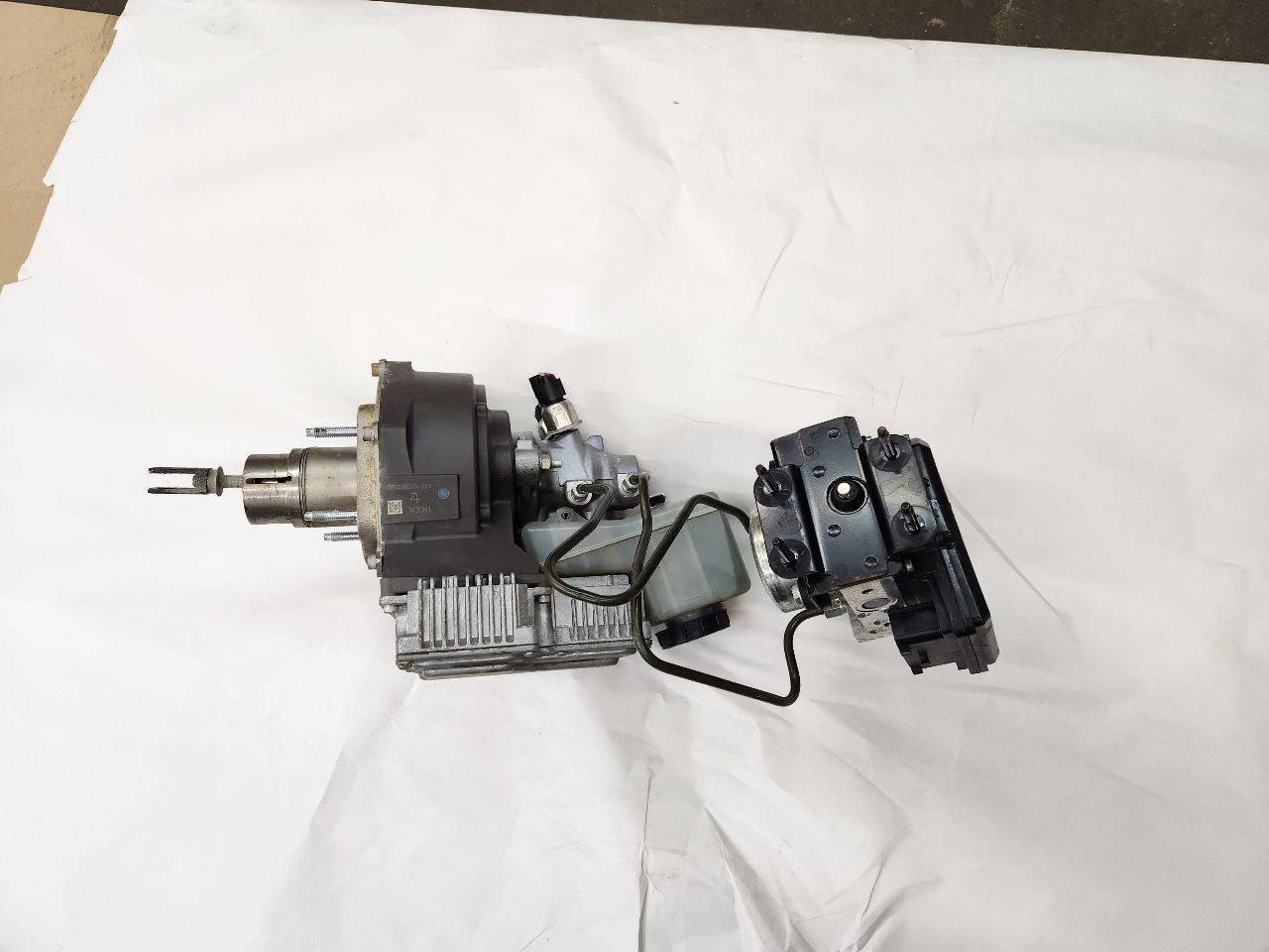 2012 INFINITI M35 6cyl Hybrid 3.5 l DOHC Anti-lock Brake Pts - 391750 — photo 2