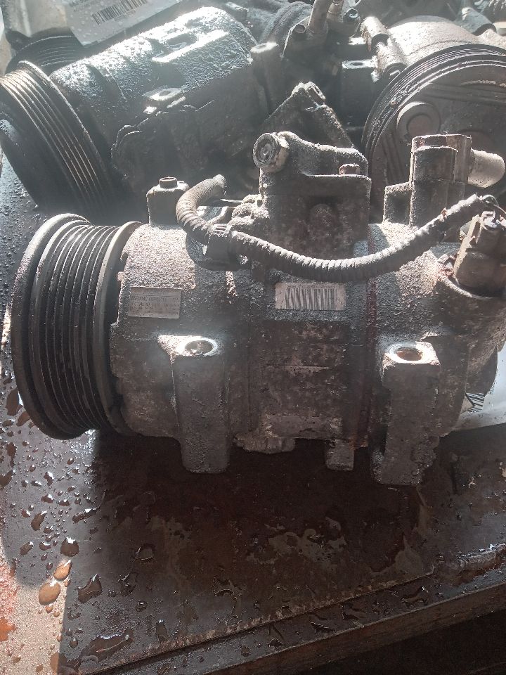 2009 PONTIAC VIBE 4cyl Gasoline 2.4 AC COMPRESSOR - 391823 — photo 2