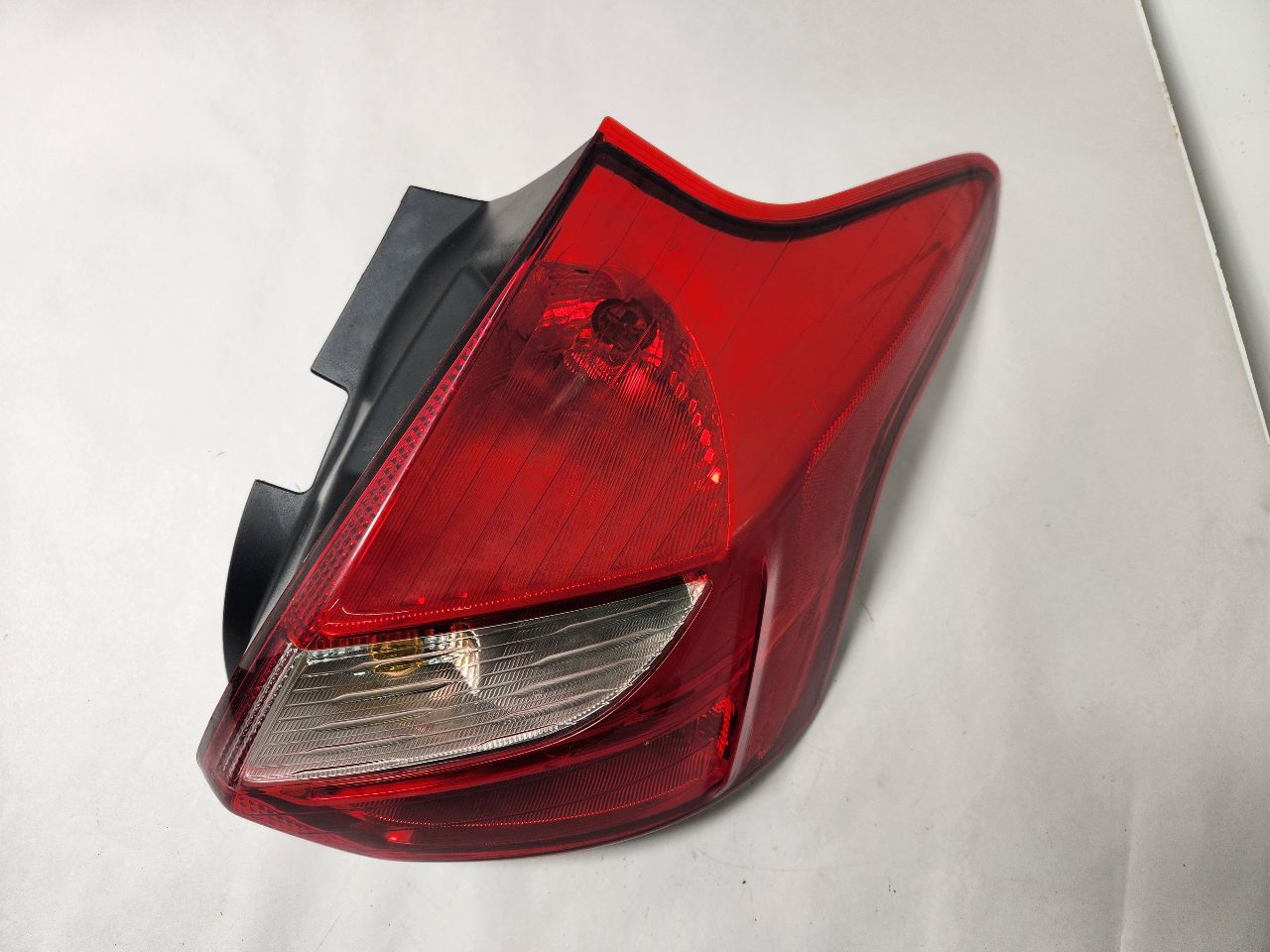 2012 FORD FOCUS 4cyl Gasoline 2.0 Flex Right TAIL LAMP - 391849 — photo 3