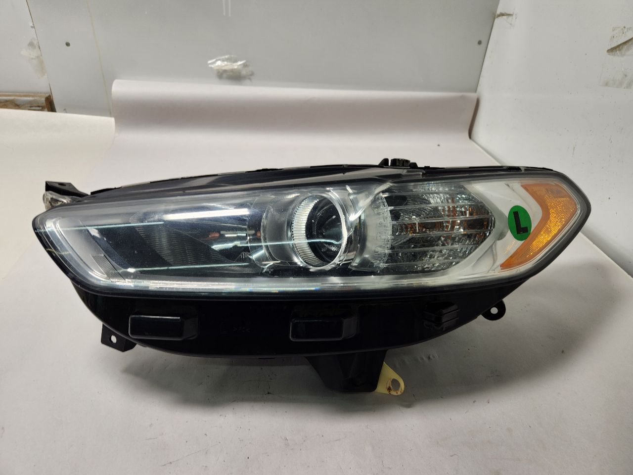 2013 FORD FUSION 4cyl Gasoline 2.5 Left HEADLAMP ASSEMBLY - 391863 — photo 1