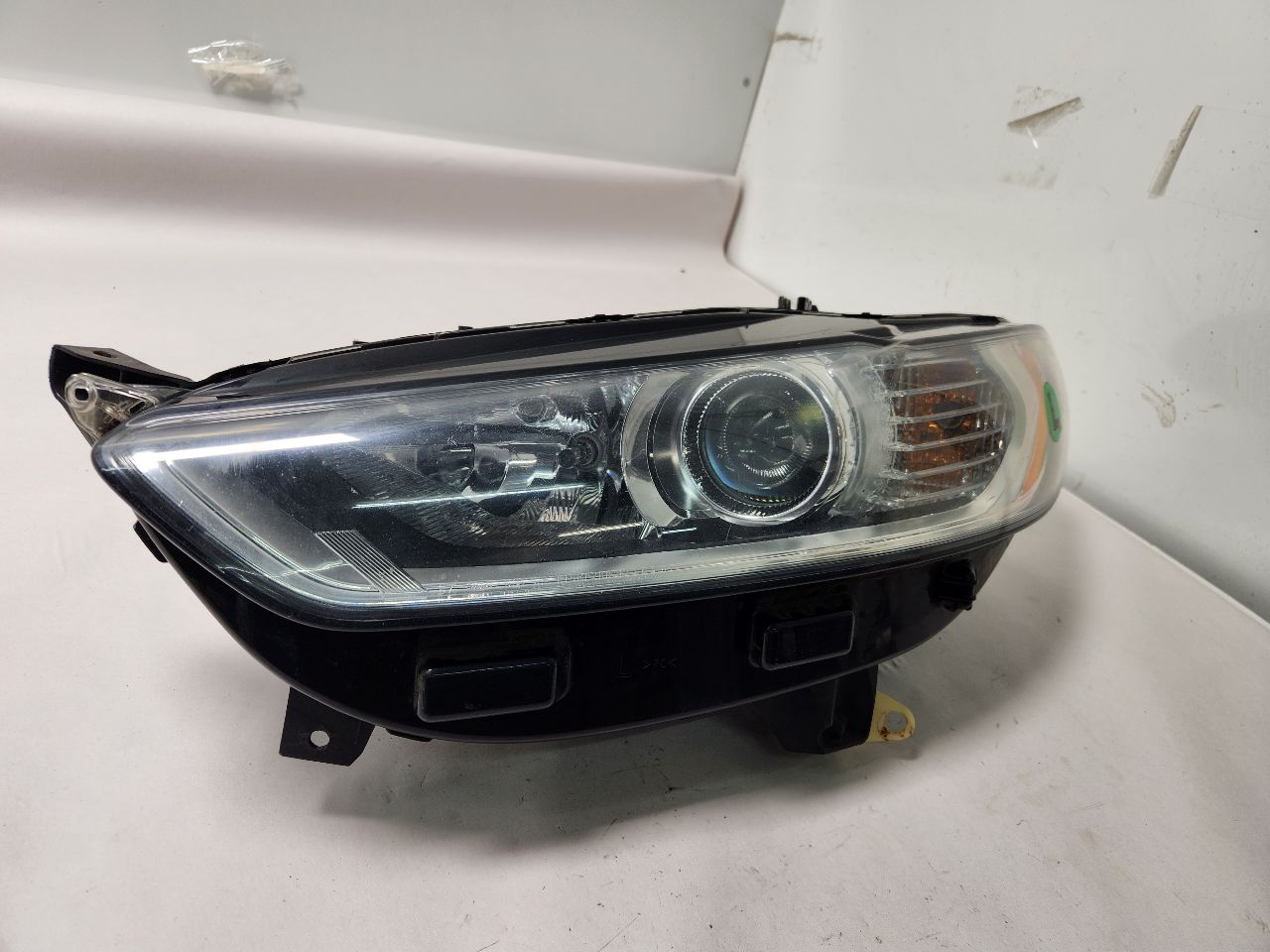 2013 FORD FUSION 4cyl Gasoline 2.5 Left HEADLAMP ASSEMBLY - 391863 — photo 2
