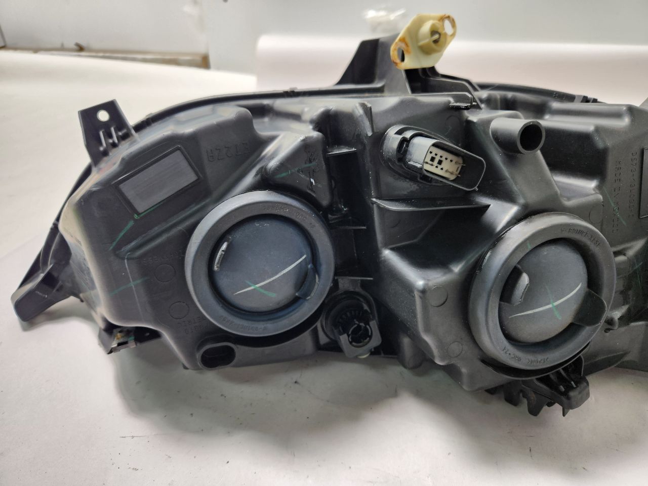 2013 FORD FUSION 4cyl Gasoline 2.5 Left HEADLAMP ASSEMBLY - 391863 — photo 8