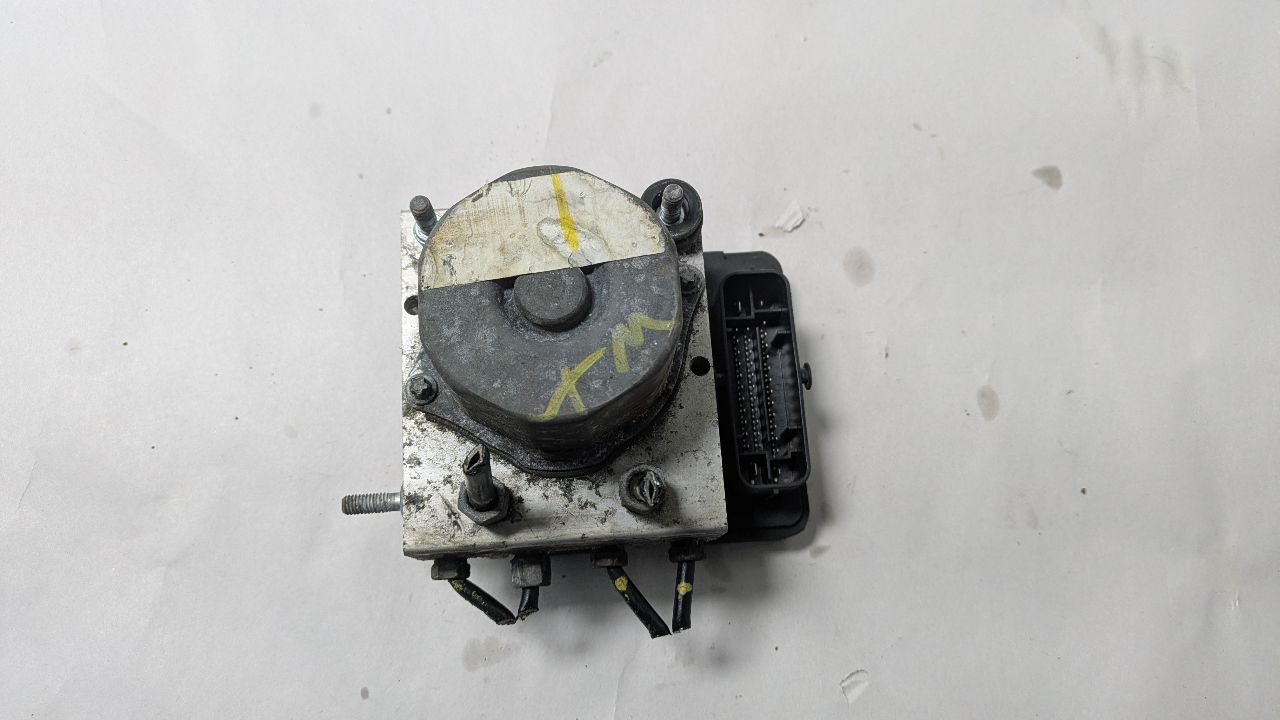 2014 NISSAN ROGUE 4cyl Gasoline 2.5 DOHC Anti-lock Brake Pts - 392114 — photo 1
