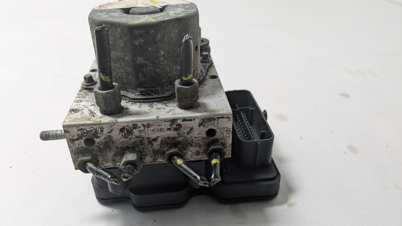 2014 NISSAN ROGUE 4cyl Gasoline 2.5 DOHC Anti-lock Brake Pts - 392114 — photo 2