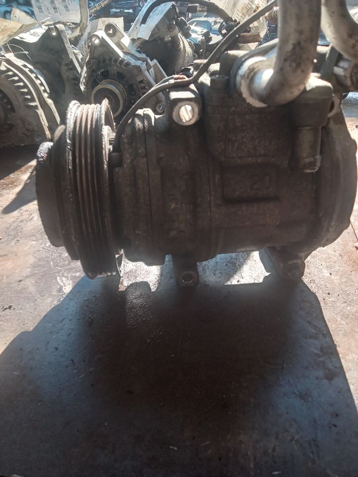 2000 ACURA RL 3.5L 6cyl Gasoline AC COMPRESSOR - 392160 — photo 3