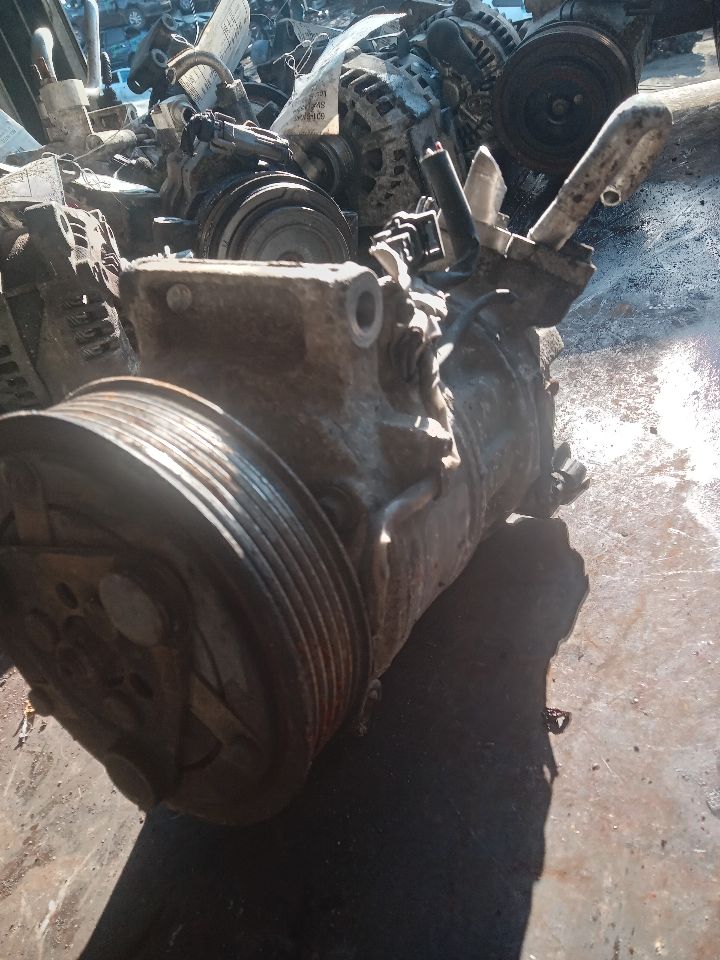 2013 NISSAN SENTRA 4cyl Gasoline 1.8 AC COMPRESSOR - 392448 — photo 3