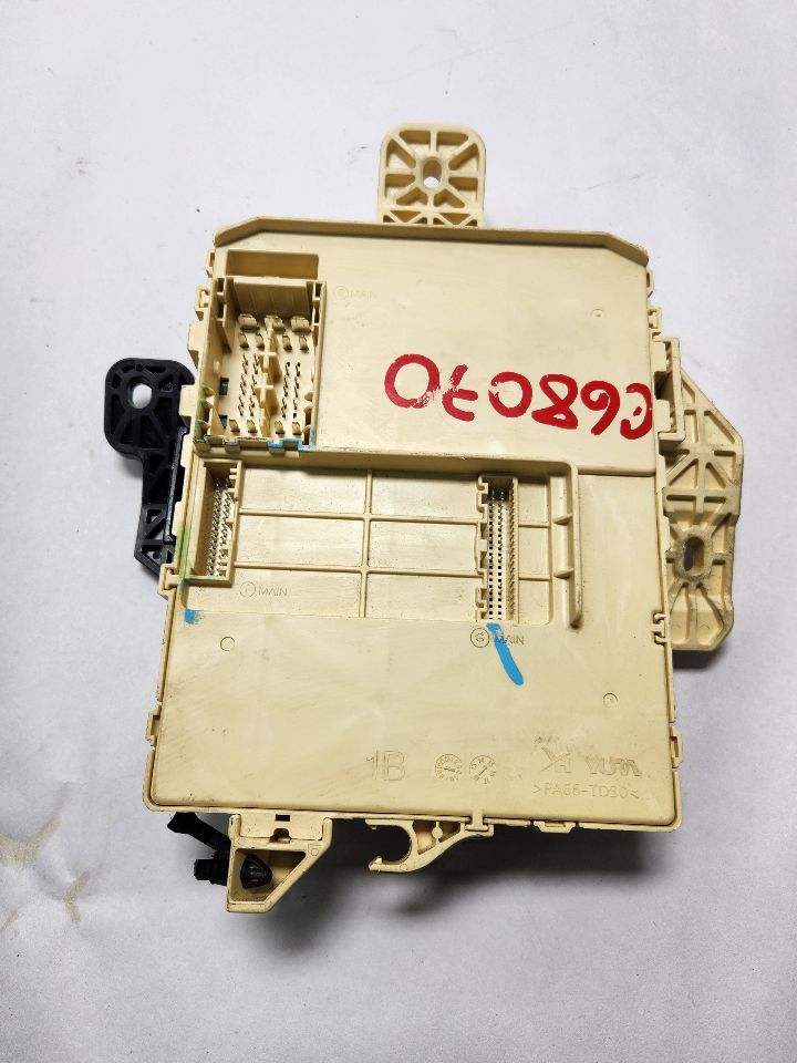2016 HYUNDAI SONATA 4cyl Gasoline 2.4 PZEV Fuse Box, Engine - 392470 — photo 3