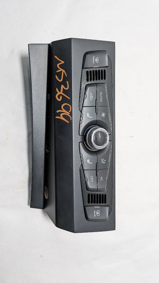 2014 AUDI A4 4cyl Gasoline Turbo 2.0 TEMP CONTROL - 392641 — photo 1