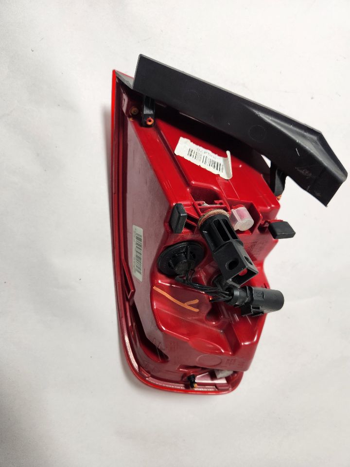 2014 AUDI A4 4cyl Gasoline Turbo 2.0 Left TAIL LAMP - 392645 — photo 4