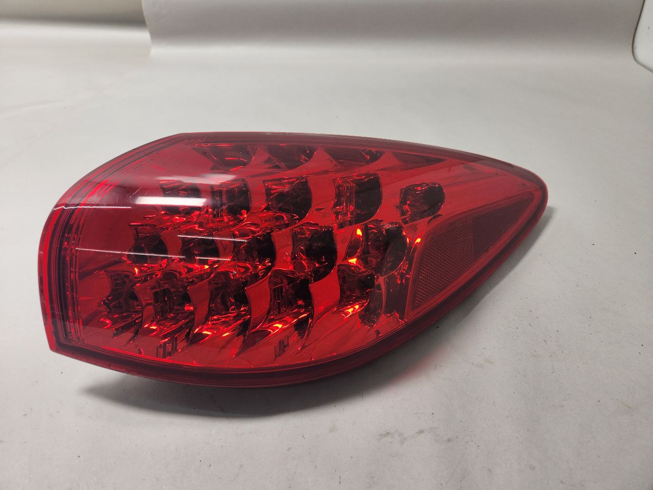 2017 INFINITI QX50 6cyl Gasoline 3.7 Right TAIL LAMP - 392672 — photo 1