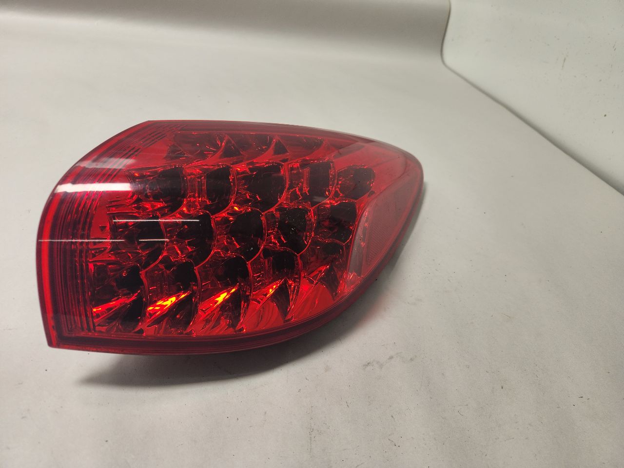 2017 INFINITI QX50 6cyl Gasoline 3.7 Right TAIL LAMP - 392672 — photo 2