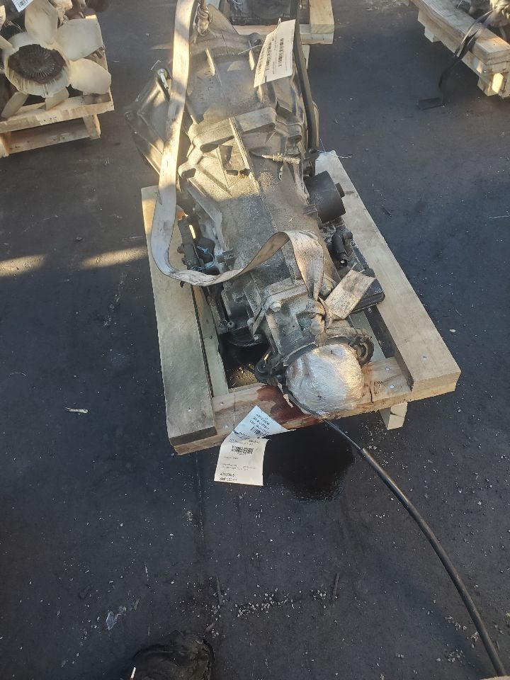 2002 CADILLAC ESCALADE 8cyl Gasoline 6.0 Transmiss,Transaxle - 392728