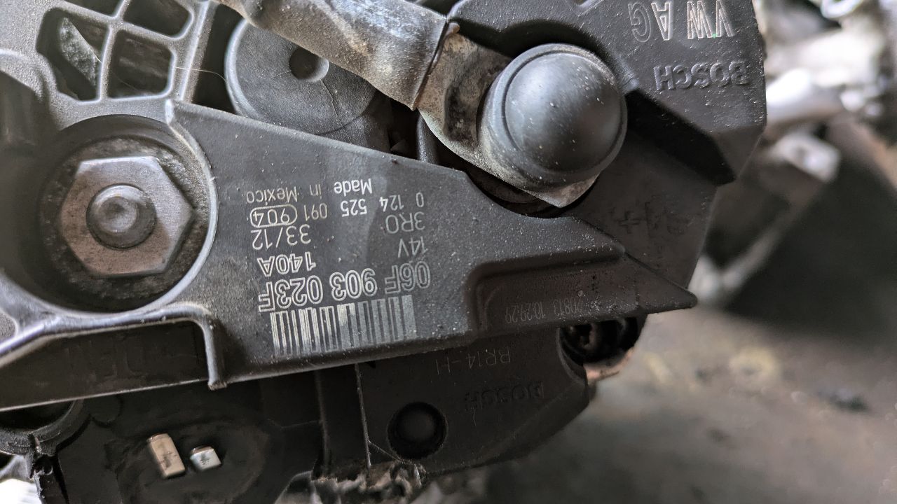 2013 VOLKSWAGEN JETTA 4cyl Gasoline 2.0 ALTERNATOR - 392926 — photo 5