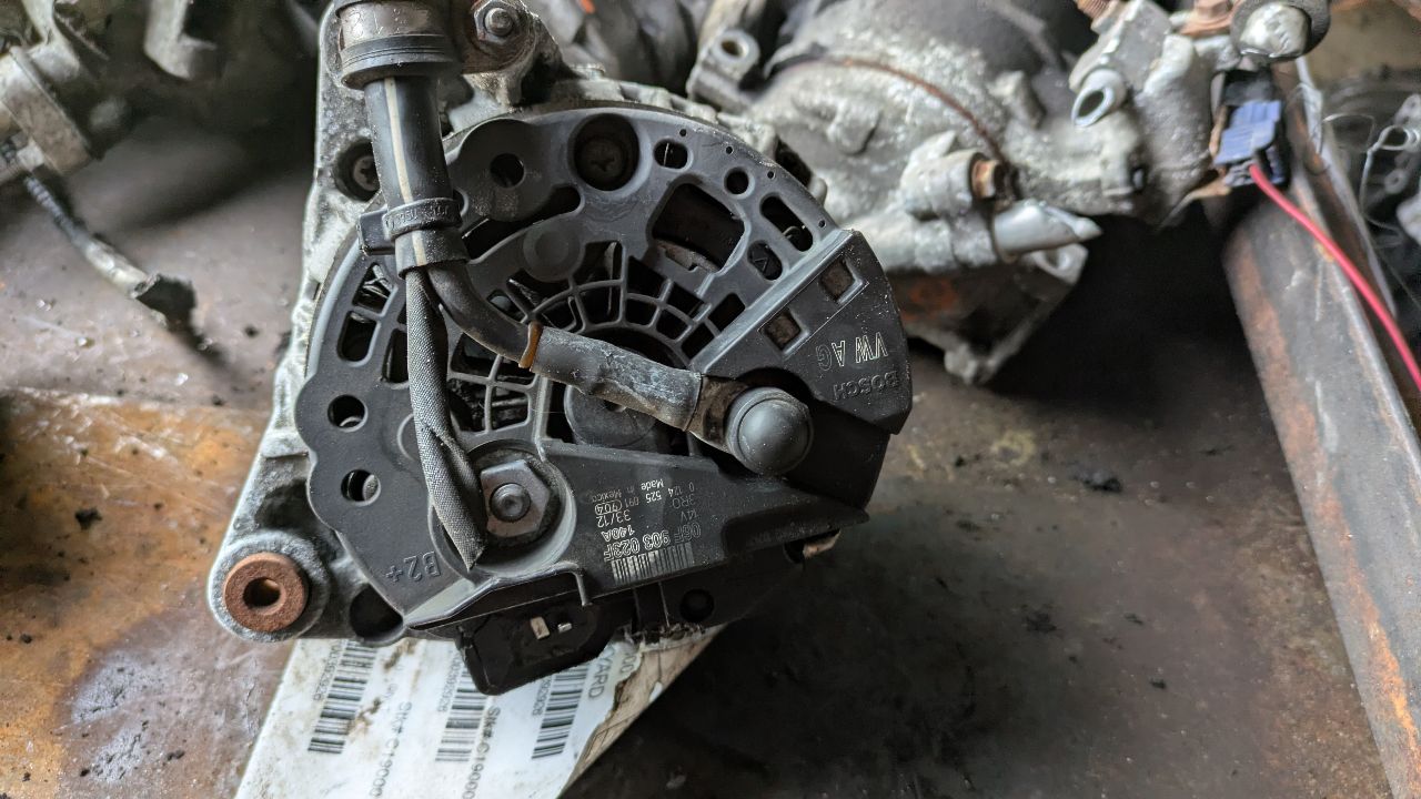 2013 VOLKSWAGEN JETTA 4cyl Gasoline 2.0 ALTERNATOR - 392926 — photo 6