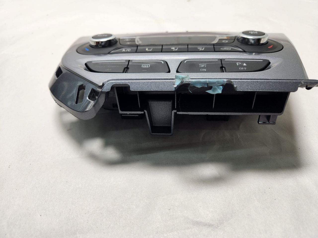 2012 FORD FOCUS 4cyl Gasoline 2.0 PZEV TEMP CONTROL - 392976 — photo 2