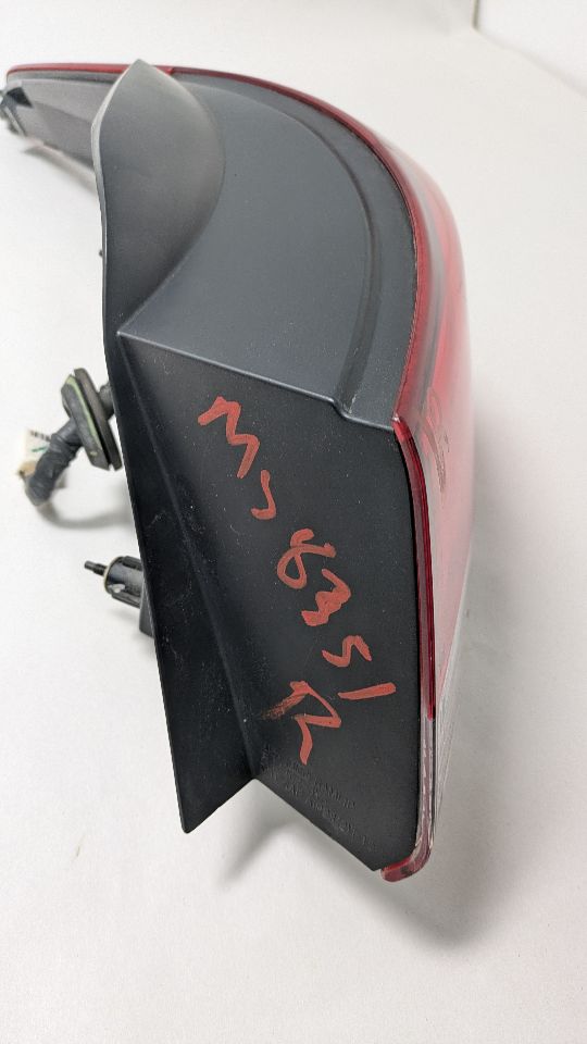 2016 HYUNDAI ELANTRA 4cyl Gasoline 1.8 Right TAIL LAMP - 393006 — photo 2