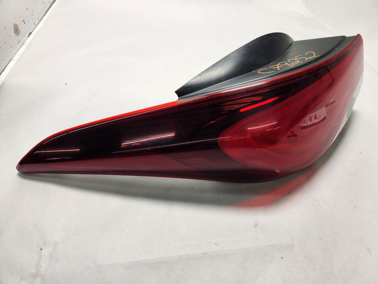2016 HYUNDAI ELANTRA 4cyl Gasoline 1.8 Left TAIL LAMP - 393052 — photo 3