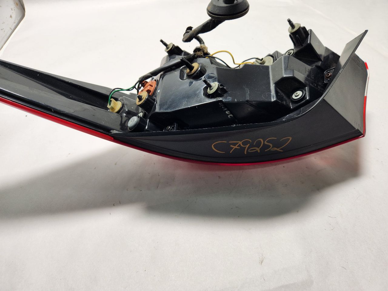 2016 HYUNDAI ELANTRA 4cyl Gasoline 1.8 Left TAIL LAMP - 393052 — photo 6