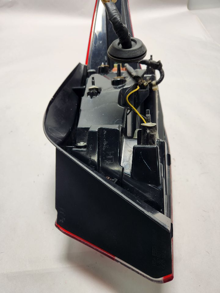 2016 HYUNDAI ELANTRA 4cyl Gasoline 1.8 Left TAIL LAMP - 393052 — photo 7