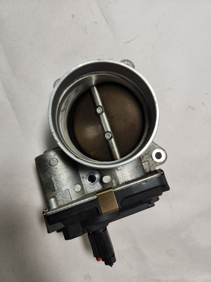 2018 CHEVROLET SILVERADO 1500 PICKUP 5.3L 8cyl Gasoline VVT THROTTLE BODY ASSY - 393070