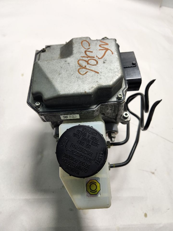 2014 INFINITI Q50 6cyl Hybrid 3.5 liter POWER BRAKE BOOSTER - 393085 — photo 1