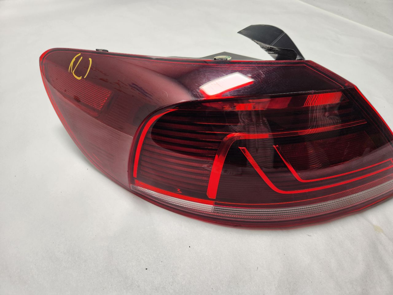 2013 VOLKSWAGEN CC 4cyl Gas Turbo 2.0 PZEV Left TAIL LAMP - 393118 — photo 2