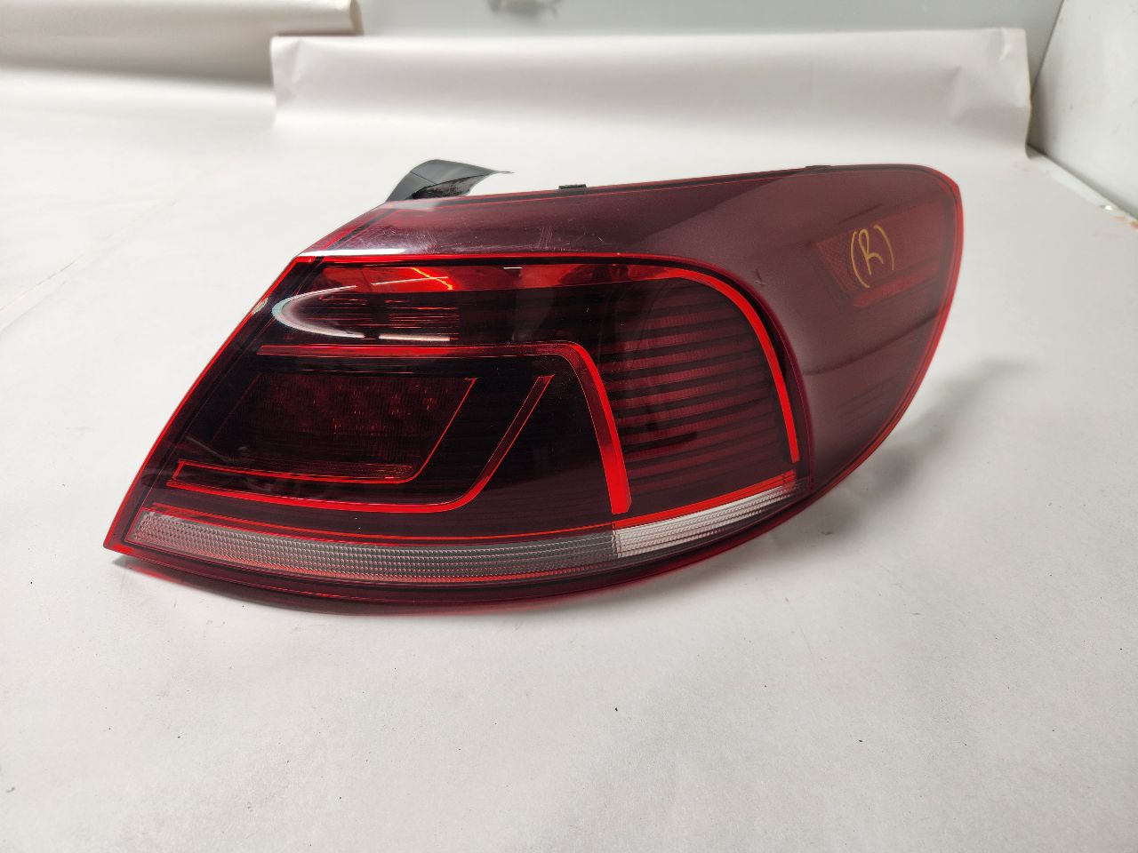 2013 VOLKSWAGEN CC 4cyl Gasoline Turbo 2.0 Right TAIL LAMP - 393123