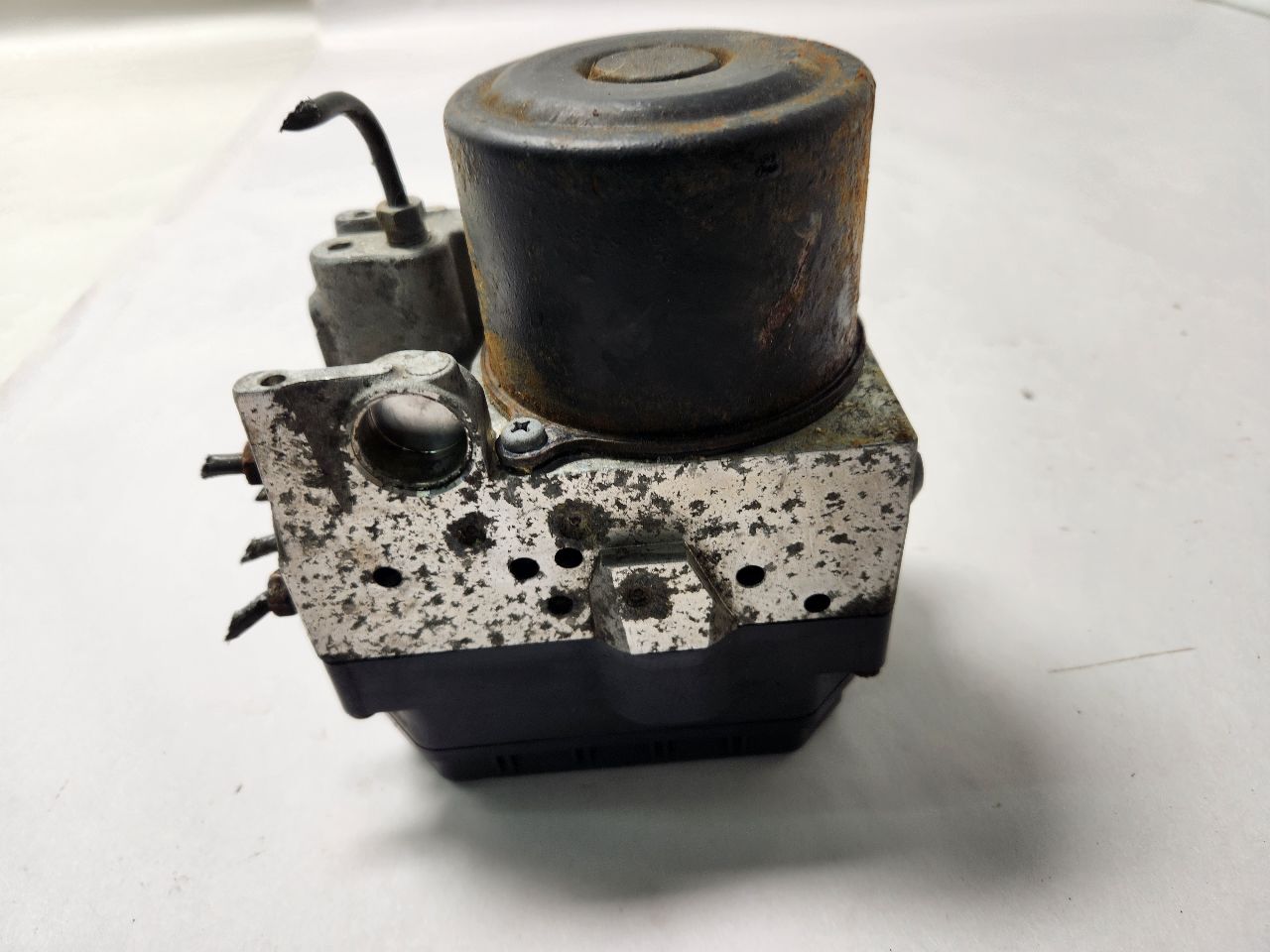 2004 TOYOTA HIGHLANDER 6cyl Gasoline 3.3 Anti-lock Brake Pts - 393147 — photo 2